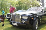 Luxusní vozy se v sobotu 4. května sjely na zámek do Lnář. Převládala auta značky Rolls-Royce.