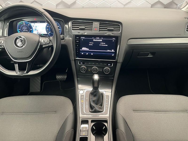 Volkswagen e-Golf 93,1% SoH, tep.čerp. virtual k - fotka 16 z 95