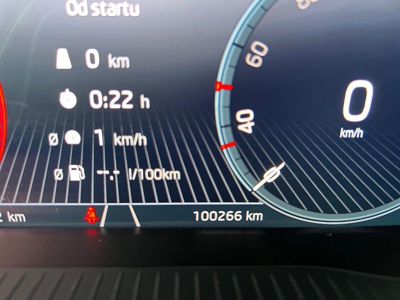 Škoda Superb (2022) SPORTLINE 2.0TSI 206kW 4x4 DPH - fotka 34 z 37