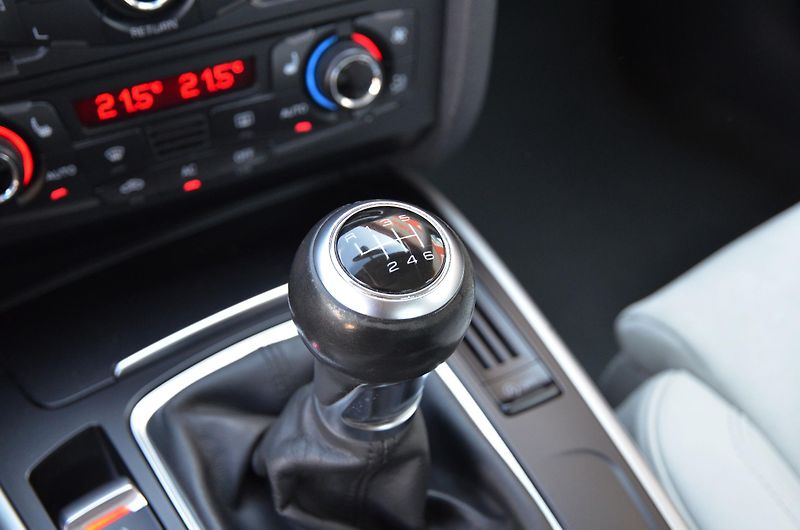 Audi A5 (2009) Coupe 2.0 TFSi 132kW S-LINE  - fotka 29 z 40