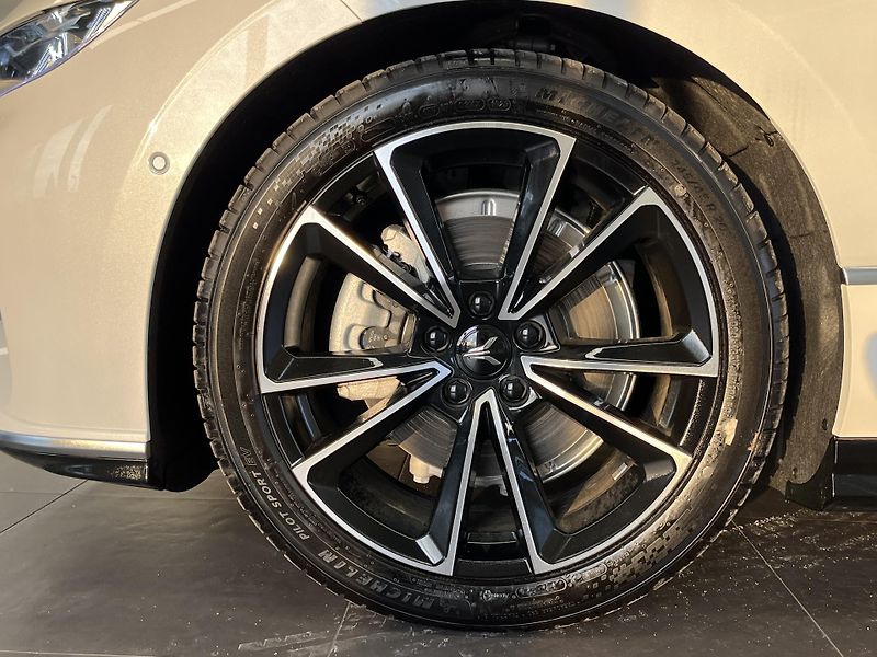 Voyah PASSION (2025) PHEV 4x4 - fotka 19 z 20