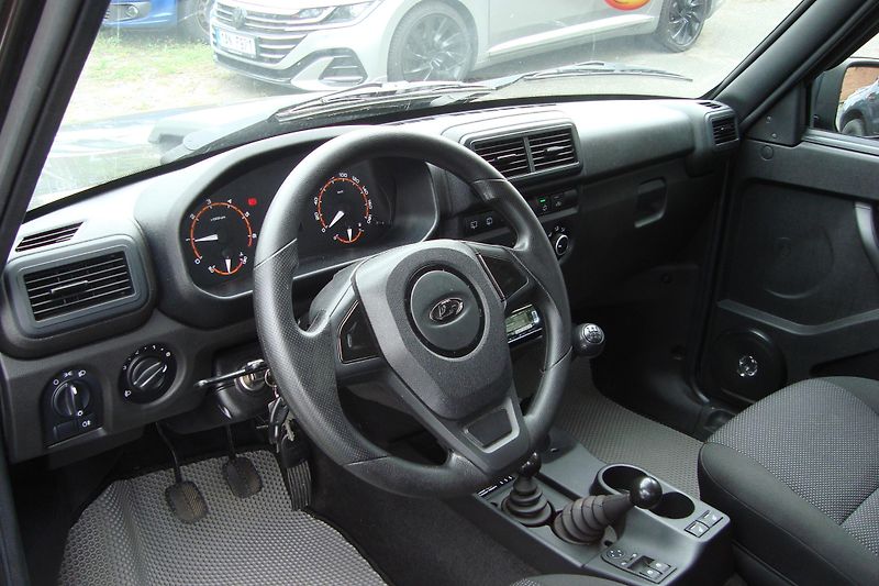Lada Niva (2026) LEGEND, 1.7i,4x4,Nové,STK 8/28 - fotka 28 z 63