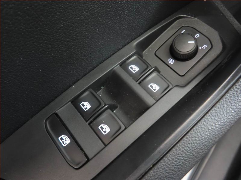 Škoda Karoq (2021) Ambition Plus 2.0 TDI - fotka 15 z 15