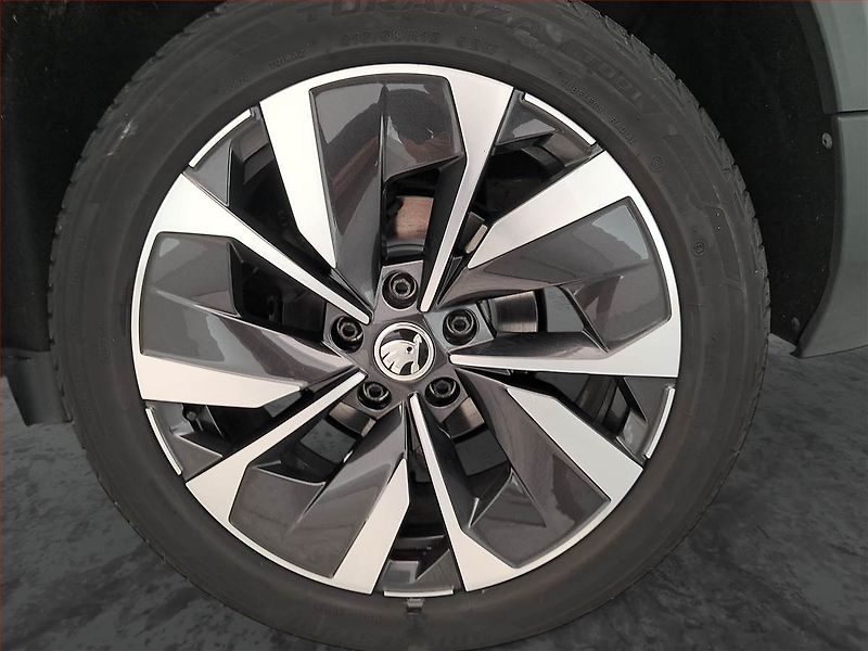 Škoda Karoq (2023) Ambition 1.0 TSI - fotka 14 z 21