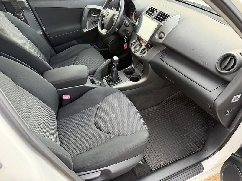 Toyota RAV4 2,0 VVTi  4x4  - fotka 28 z 29