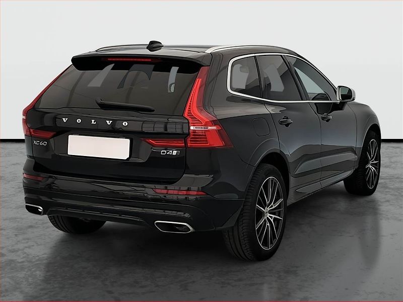 Volvo XC60 (2018) R-Design D4 AWD - fotka 5 z 18