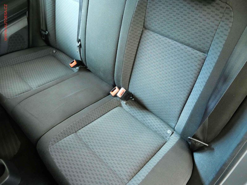 Škoda Fabia (2012) 1.6 TDi, Ambiente, park - fotka 10 z 17