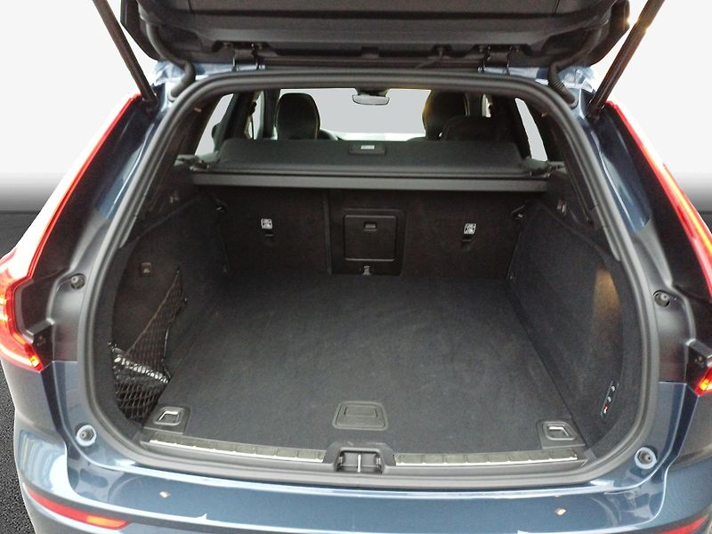 Volvo XC60 B5 AWD Plus Dark VZDUCH TAŽNÉ - fotka 8 z 15