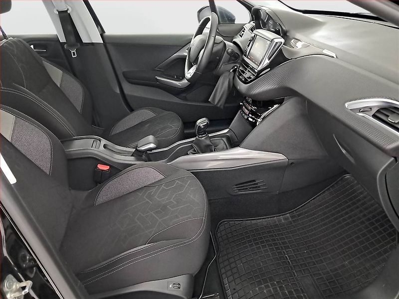 Peugeot 2008 (2019) 1.2 PureTech, Serv.kniha - fotka 9 z 17