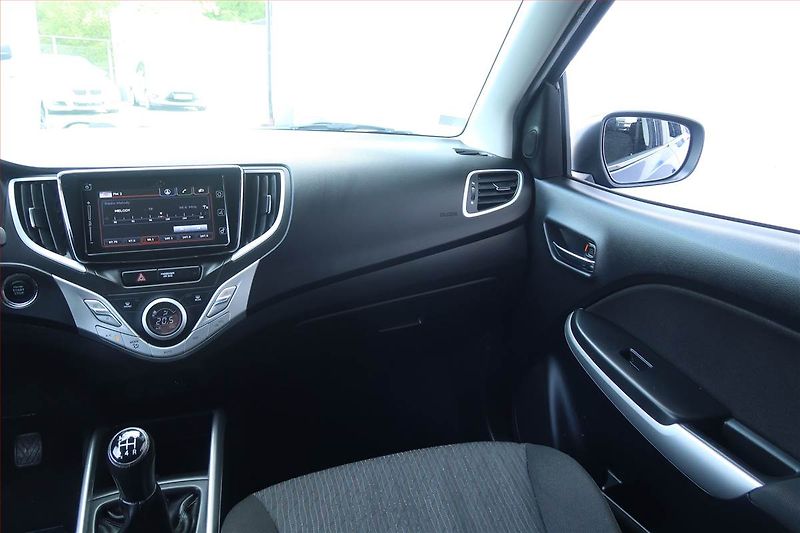Suzuki Baleno (2017) 1.0 BoosterJet, Serv.kniha - fotka 8 z 22