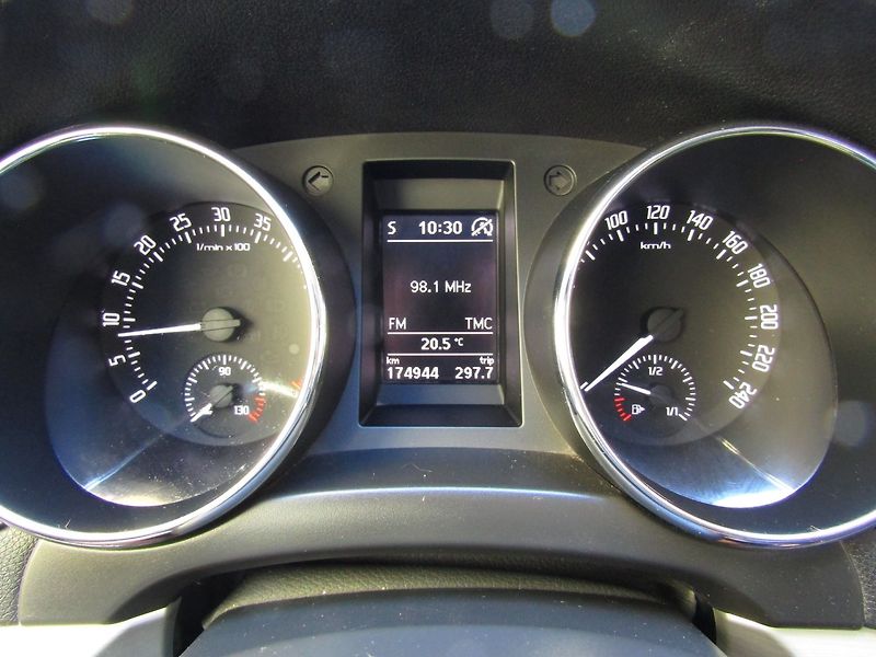 Škoda Yeti (2014) 1.6 TDI 77kW DSG - fotka 27 z 38
