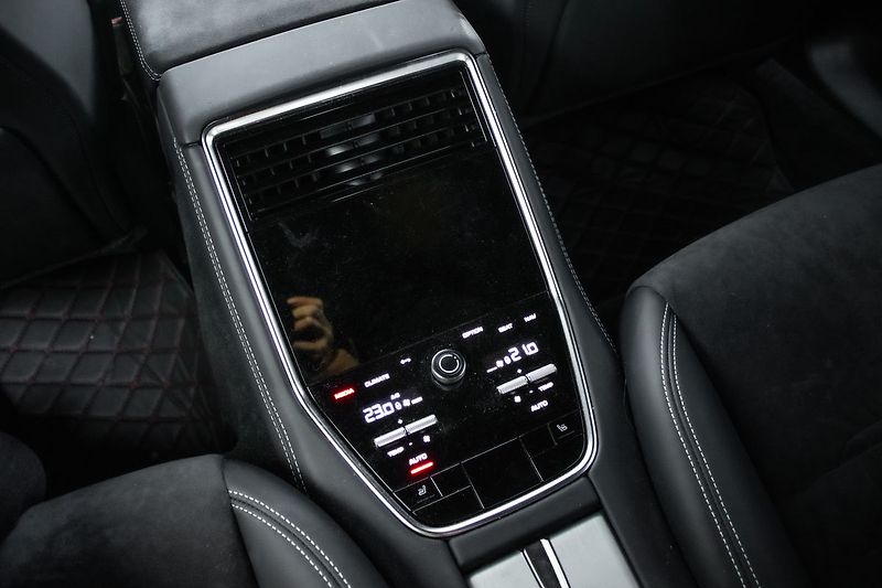 Porsche Panamera - fotka 23 z 27