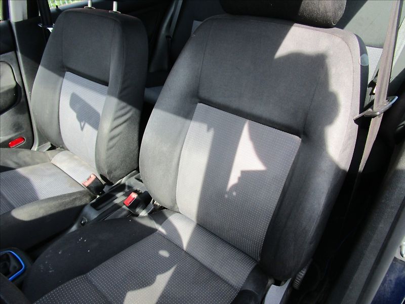 Volkswagen Golf 1.4i 16V, Klima - fotka 12 z 37