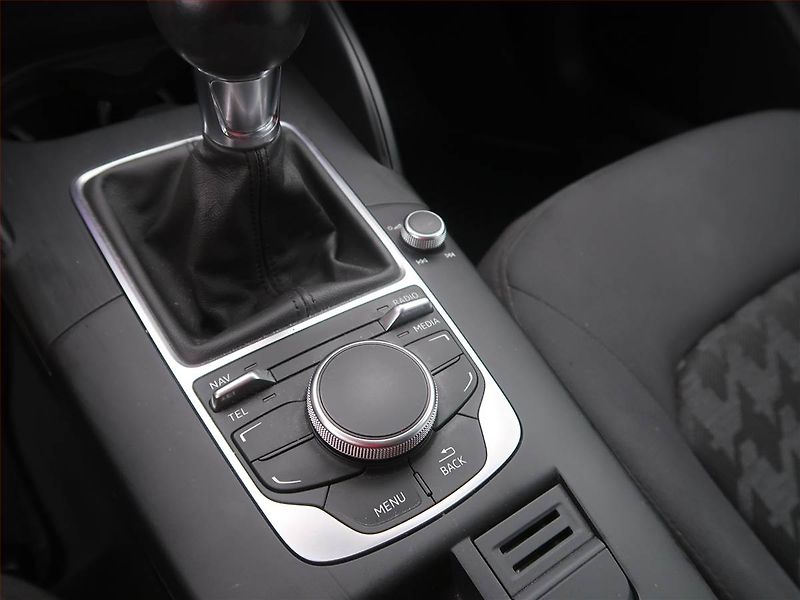 Audi A3 (2015) 1.6 TDI, Serv.kniha, Navi - fotka 19 z 19