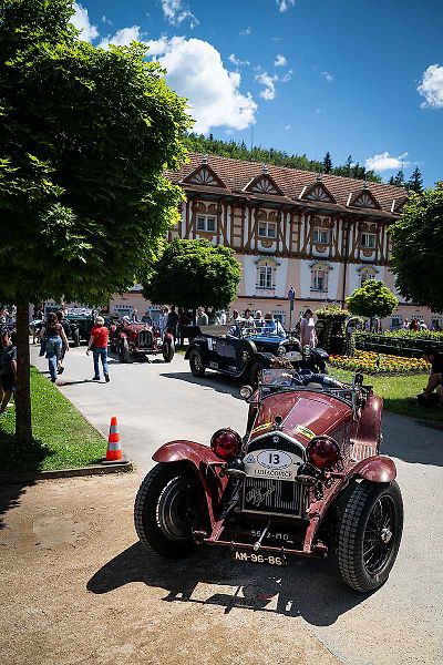 Automobilové skvosty byly k vidění v sobotu v lázeňském městě, kde se při závěru akce Concours d’Elegance Luhačovice 2026 představilo více než 50 historických automobilů z několika evropských zemí.