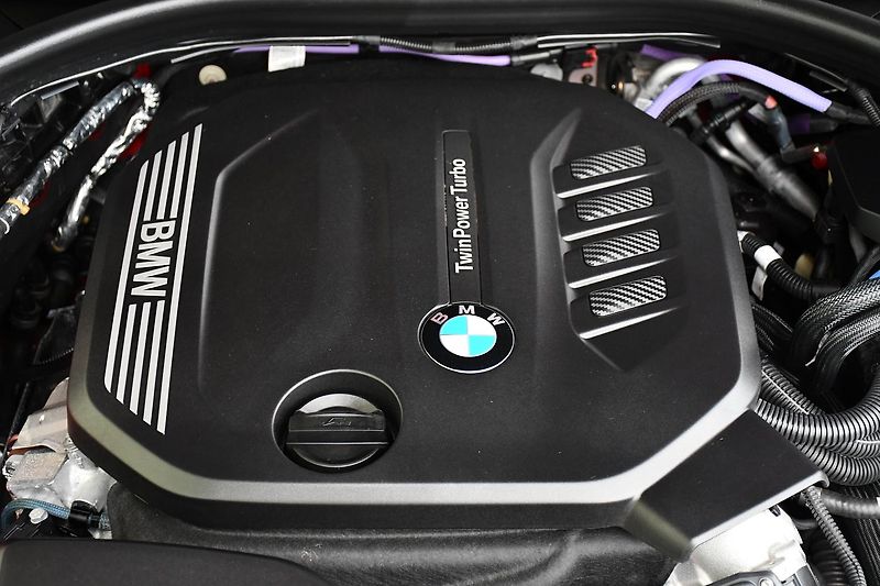 BMW Řada 3 320d xD Head-up MSPORT ČR - fotka 41 z 41