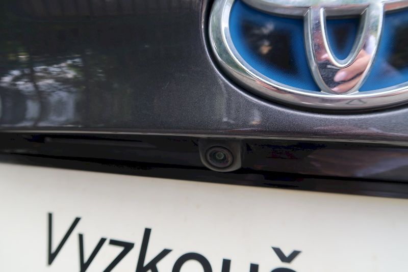 Toyota C-HR (2022) 1,8 E-CVT /90 kW COMFORT - fotka 18 z 24