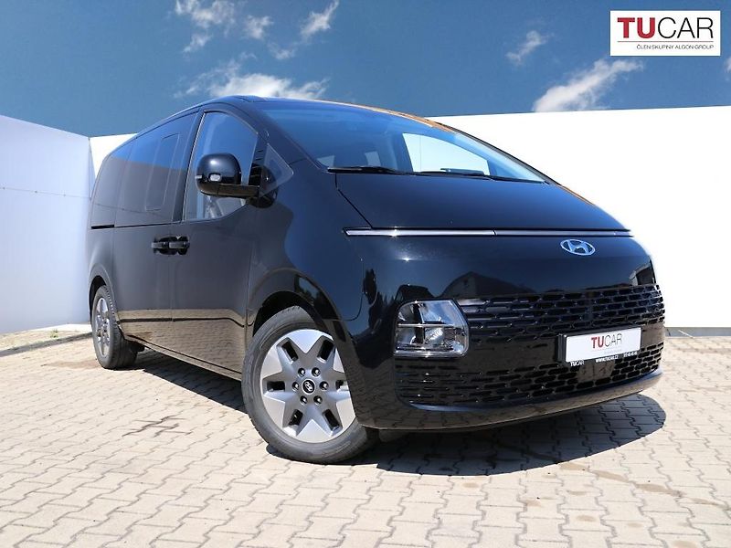 Hyundai Staria (2022) 2.2 CRDI 4x4 9 Sedadel, Kůže  - fotka 2 z 37