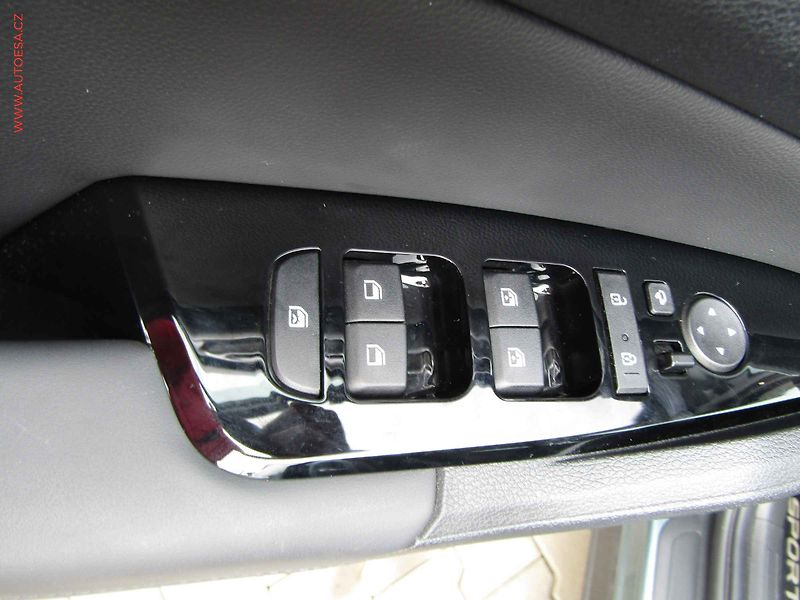 Kia Sportage (2022) 1.6 T-GDi, 1.maj,ČR, TOP - fotka 13 z 26