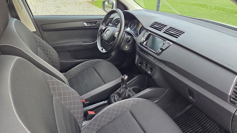 Škoda Fabia 1.0 TSI 70 kW Ambition CZ DPH - fotka 12 z 22