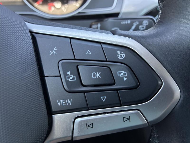 Volkswagen Passat 2,0 TDI,TAŽNÉ,WEBASTO - fotka 17 z 30