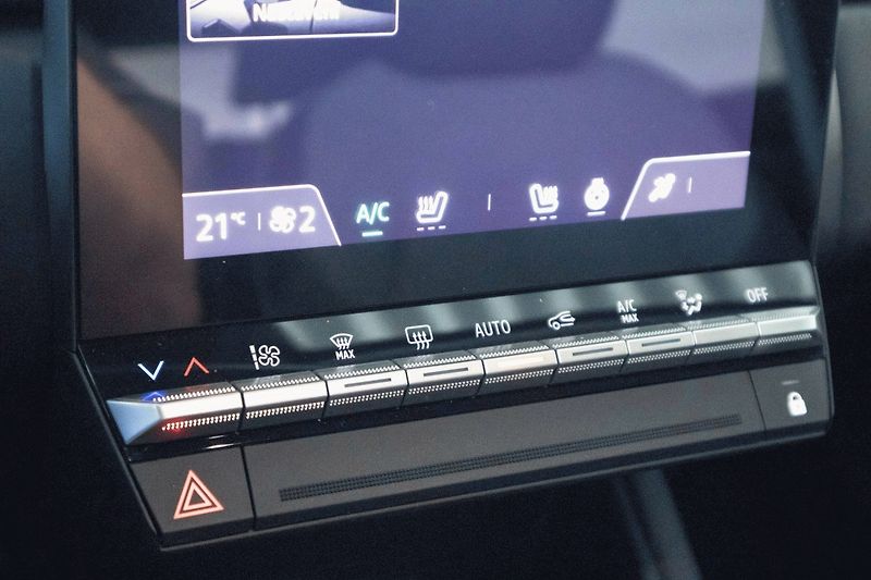 Renault Captur (2026) Techno mildhybrid 140 EDC - fotka 34 z 43