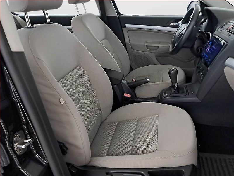 Škoda Octavia (2008) Ambiente 1.6, po STK, Tažné - fotka 9 z 17