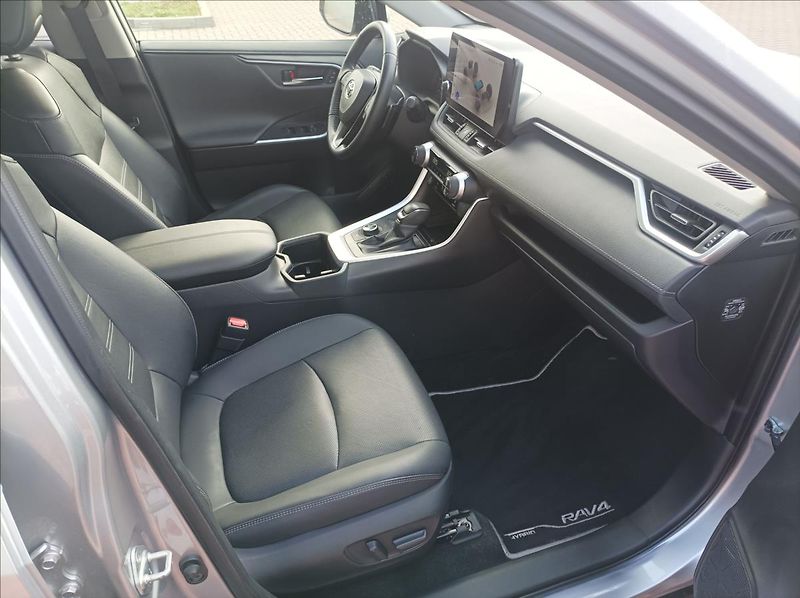 Toyota RAV4 2,5 Executive - fotka 8 z 21