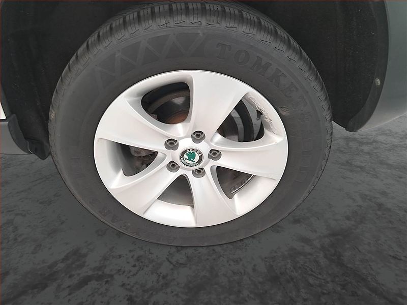 Škoda Yeti (2012) Elegance 2.0 TDI, Serv.kniha - fotka 15 z 17
