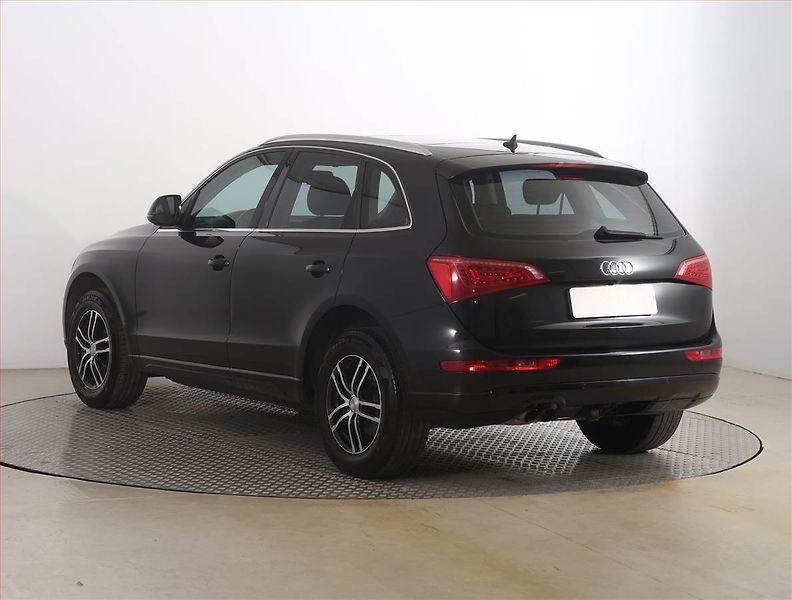 Audi Q5 (2010) 2.0 TDI, 4X4, Automat, Navi - fotka 4 z 20