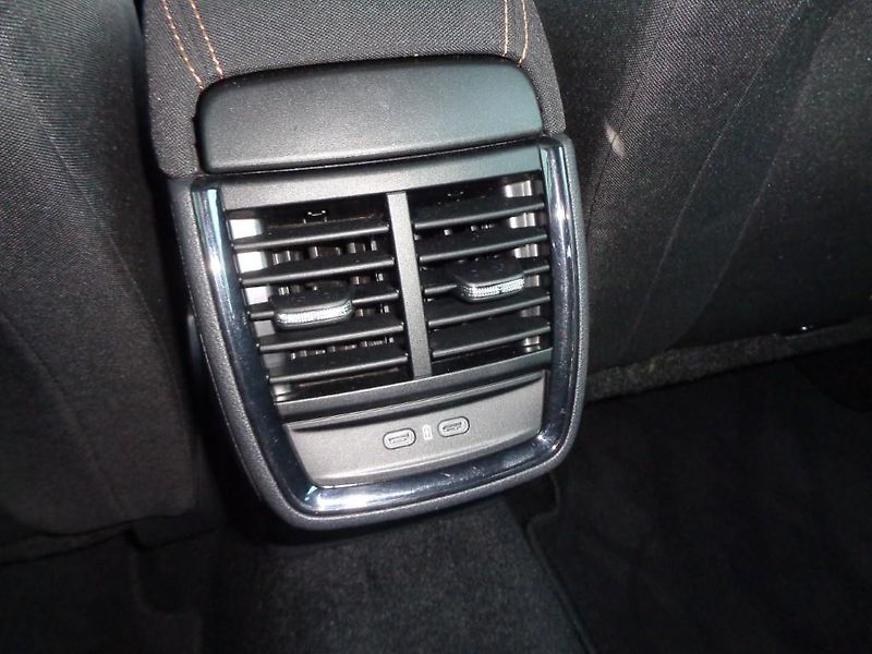 Škoda Scala 1.0 TSI 7DSG SELECTION 85 kW - fotka 26 z 30
