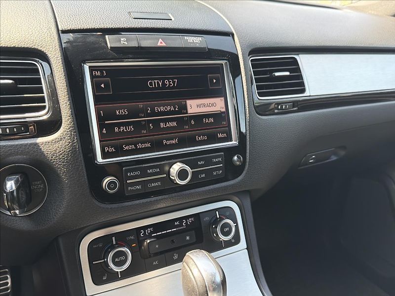 Volkswagen Touareg 3,0 TDi 180 Kw Highline tažné - fotka 27 z 38