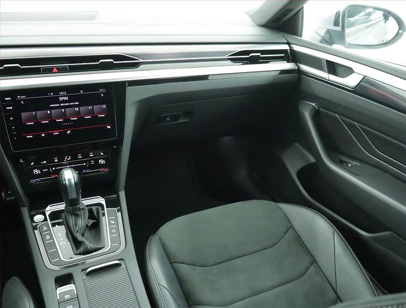Volkswagen Arteon (2023) R-line 2.0 TDI - fotka 8 z 22