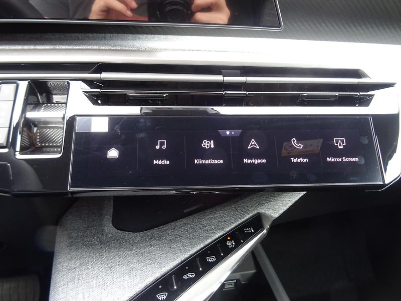 Peugeot 5008 (2026) BUSINESS Hybrid 145k e-DCS6 - fotka 36 z 47