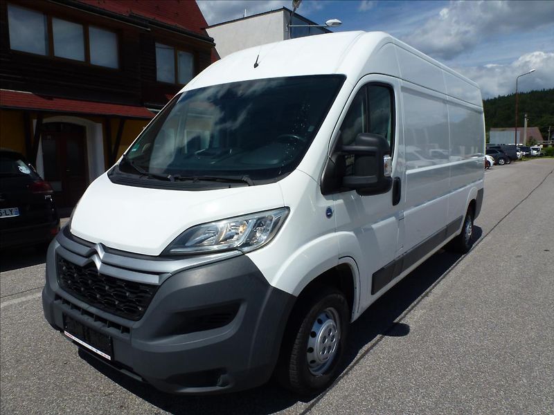 Citroën Jumper 2,0 BlueHDi 130 Plus 33 L3H2 - fotka 2 z 51