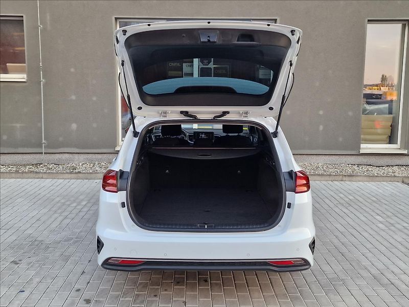 Kia Ceed 1.6CRDi 100kW Fresh SW,1.Maj. - fotka 36 z 47