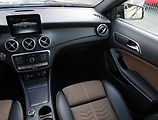 Mercedes-Benz GLA (2017) 220 d 4MATIC, 4X4 - náhled 8