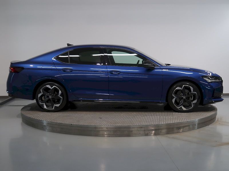 Škoda Superb (2025) SPORTLINE 2.0TDI 142KW 4x4 DSG - fotka 8 z 49