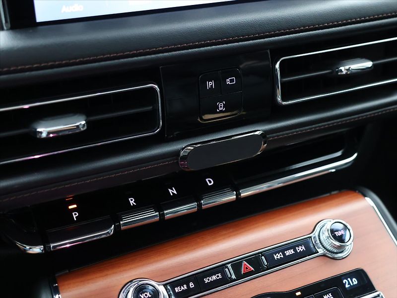 Lincoln Aviator 3,0 EvoBoost V6 AWD CZ - fotka 30 z 43