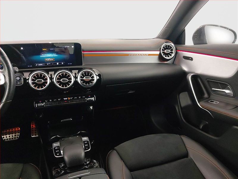 Mercedes-Benz CLA (2019) AMG Paket 200 d - fotka 7 z 19