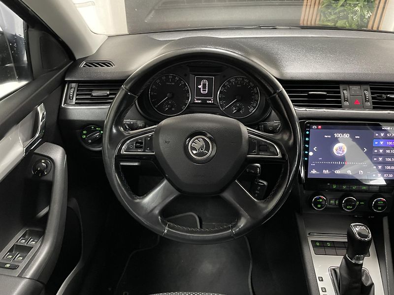 Škoda Octavia 2.0 TDi 110 kW DSG REZERVACE  - fotka 22 z 23