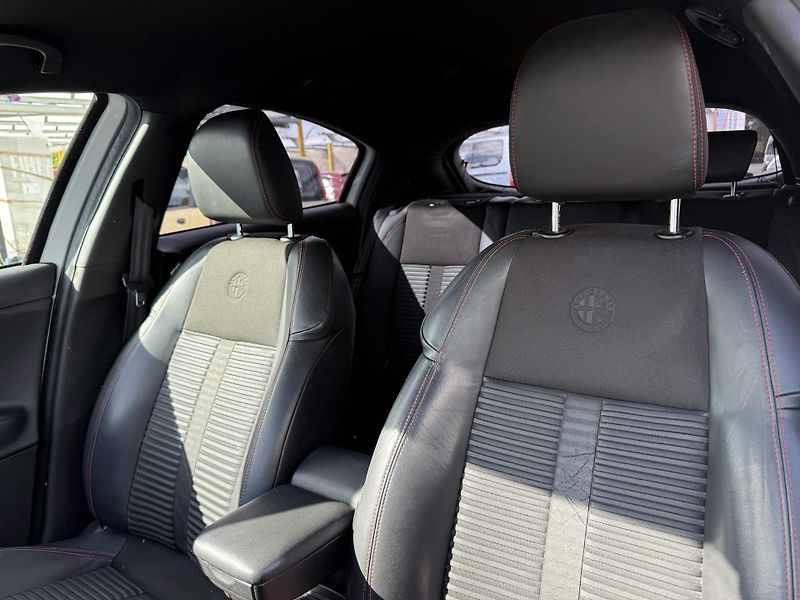 Alfa Romeo Giulietta (2012) 1.4 TB Multiair - fotka 5 z 9