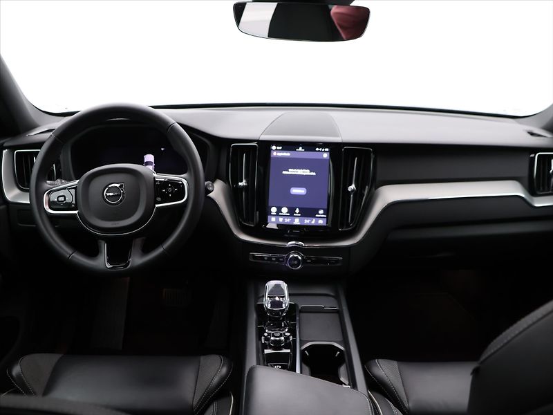 Volvo XC60 2,0 B5 AWD Plus Black Ed. AT - fotka 24 z 31