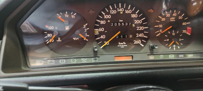 Mercedes-Benz 124 (1994) 320 kupé - fotka 11 z 18