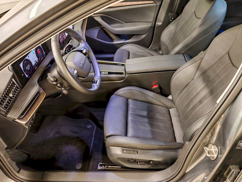 Škoda Superb (2024) Combi 2.0 TDI 142 kW DSG 4x4 L - fotka 25 z 34