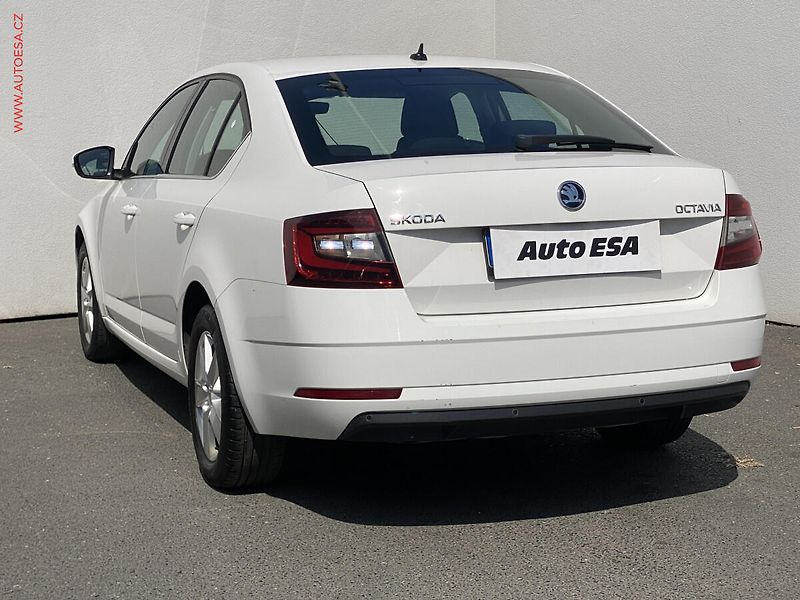 Škoda Octavia (2019) 1.6 TDi, ČR, Style, LED - fotka 6 z 17