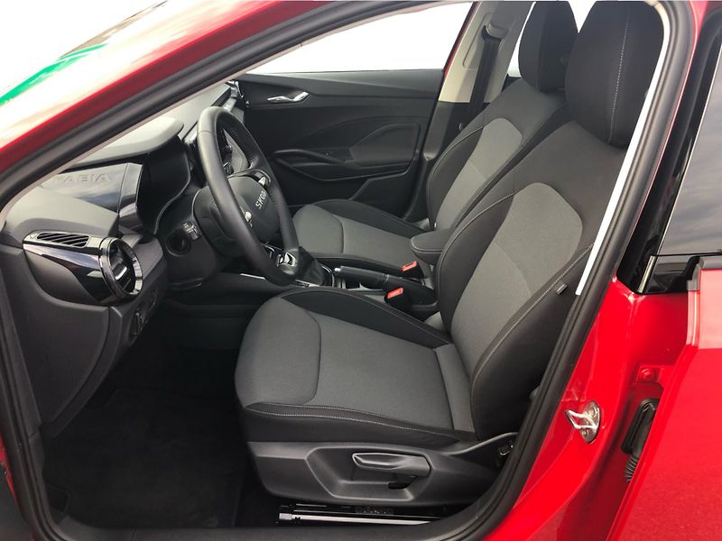 Škoda Fabia 1.0 MPi Selection - fotka 11 z 29