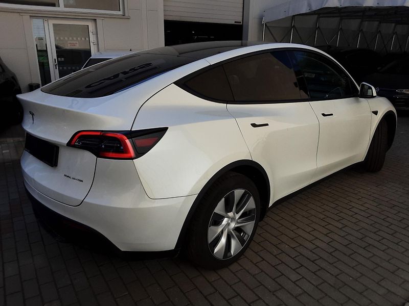 Tesla Model Y (2023) LR AWD Berlin Záruka SoH 93,7% - fotka 2 z 5