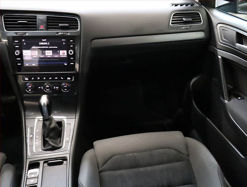 Volkswagen Golf (2017) Comfortline 2.0 TDI, Navi - fotka 8 z 24
