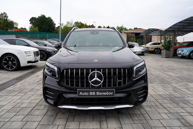 Mercedes-Benz GLB 35 AMG 4Matic/310 PS/ČR - fotka 1 z 49